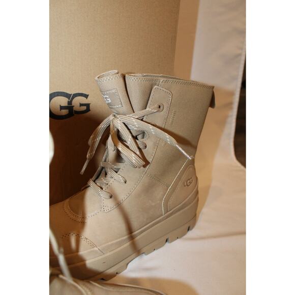 NIB UGG WOMEN'S WATER REPELLENT LEATHER BOOTS SAND SZ 10 - Picture 4 of 6